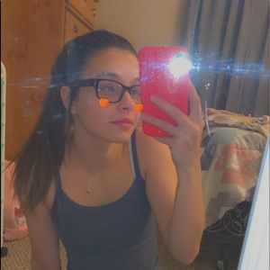 Meet your Posher, Laura